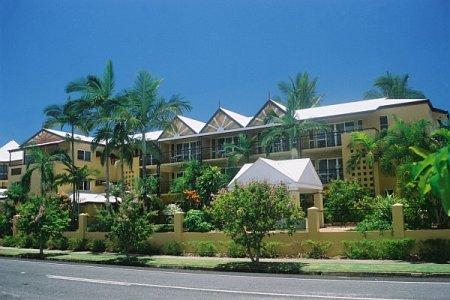 Cairns Queenslander Suites & Apartments