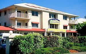 Cairns Reef Apartments and Motel