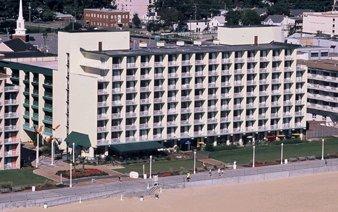 Howard Johnson Oceanfront Hotel