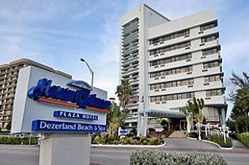 Howard Johnson Plaza Dezerland Beach Resort & Spa Miami