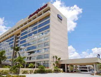Howard Johnson Plaza Hotel - Miami Airport