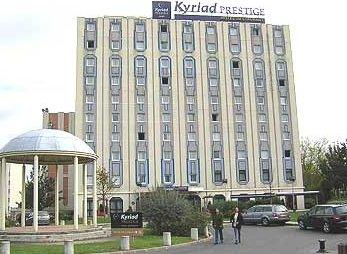 Kyriad Prestige Hotel Le Blanc Mesnil