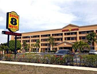 Super 8 Motel - Fort Myers