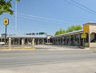 Super 8 Motel - San Antonio - Downtown