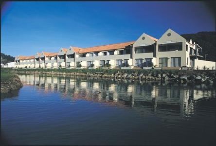 Waikawa Bay Seafront Apartments